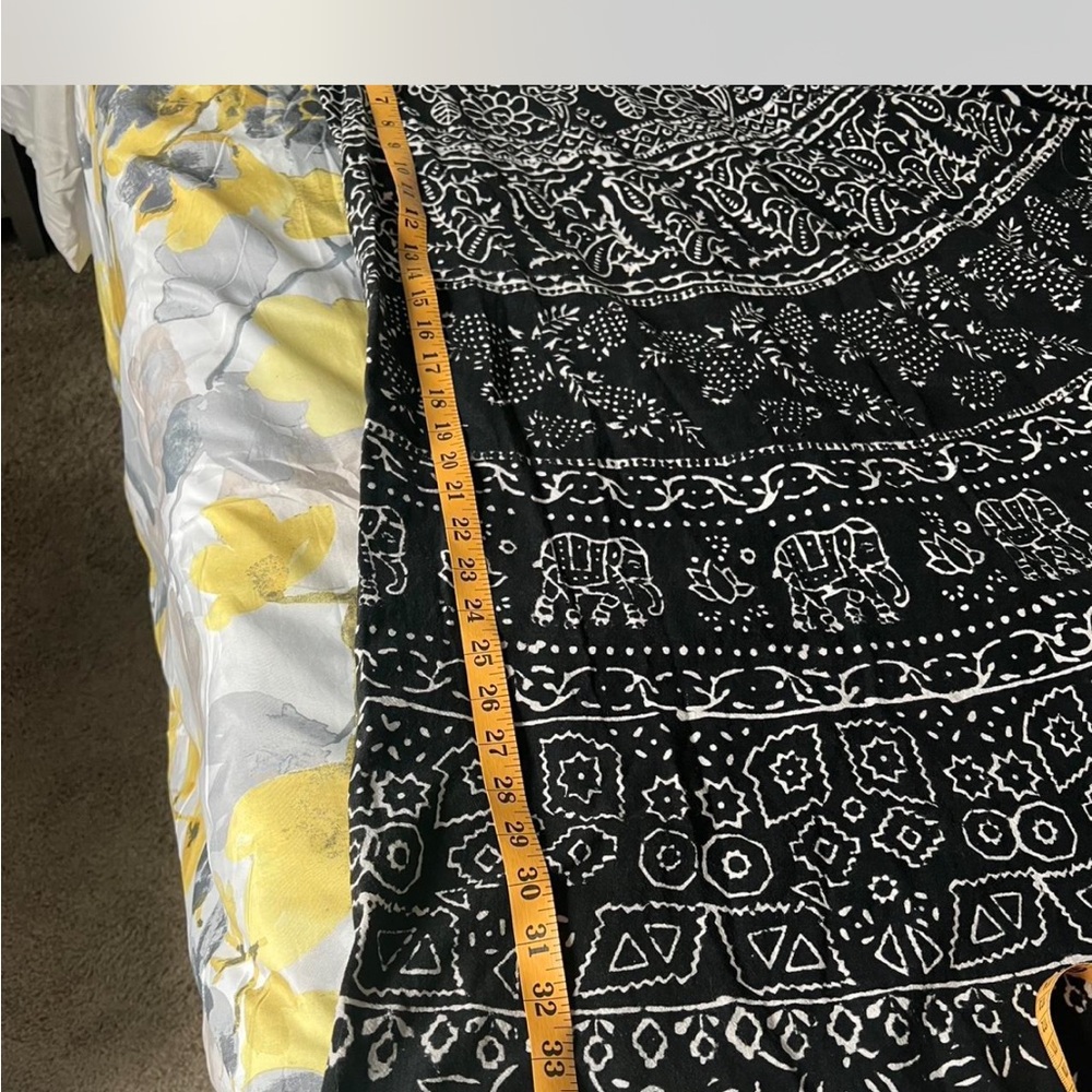 Elegant Black and White Patterned Maxi Skirt - Picture 5 of 8